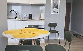 Urban Jungle - Grey Apartment